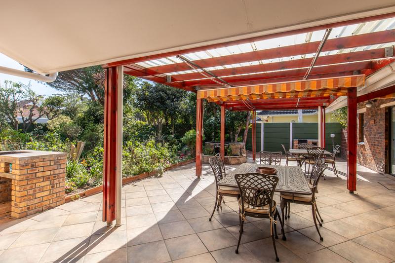 4 Bedroom Property for Sale in Bergvliet Western Cape